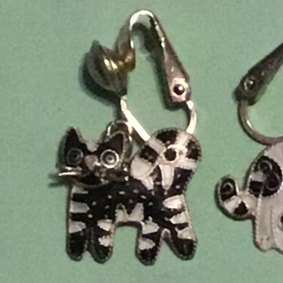 Very lovely Zarah sterling silver enamel cloisonné cat clip on earrings - Picture 3 of 7